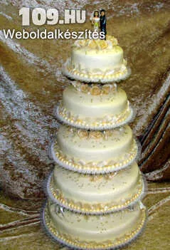 Esküvői torta hagyományos emeletes